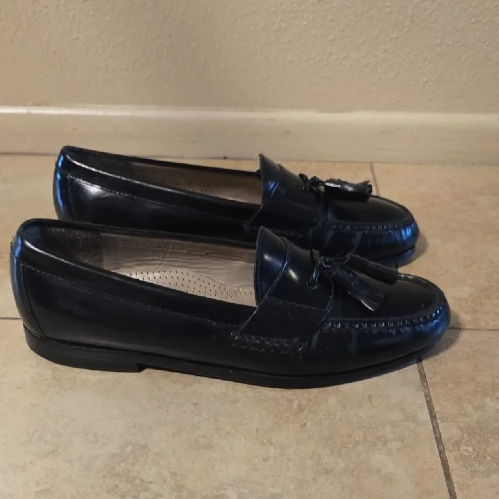 Cole Haan Black Leather Tassel Loafers 8 D